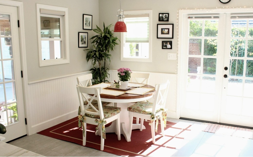 1st Floor - Kitchen - Breakfast Nook